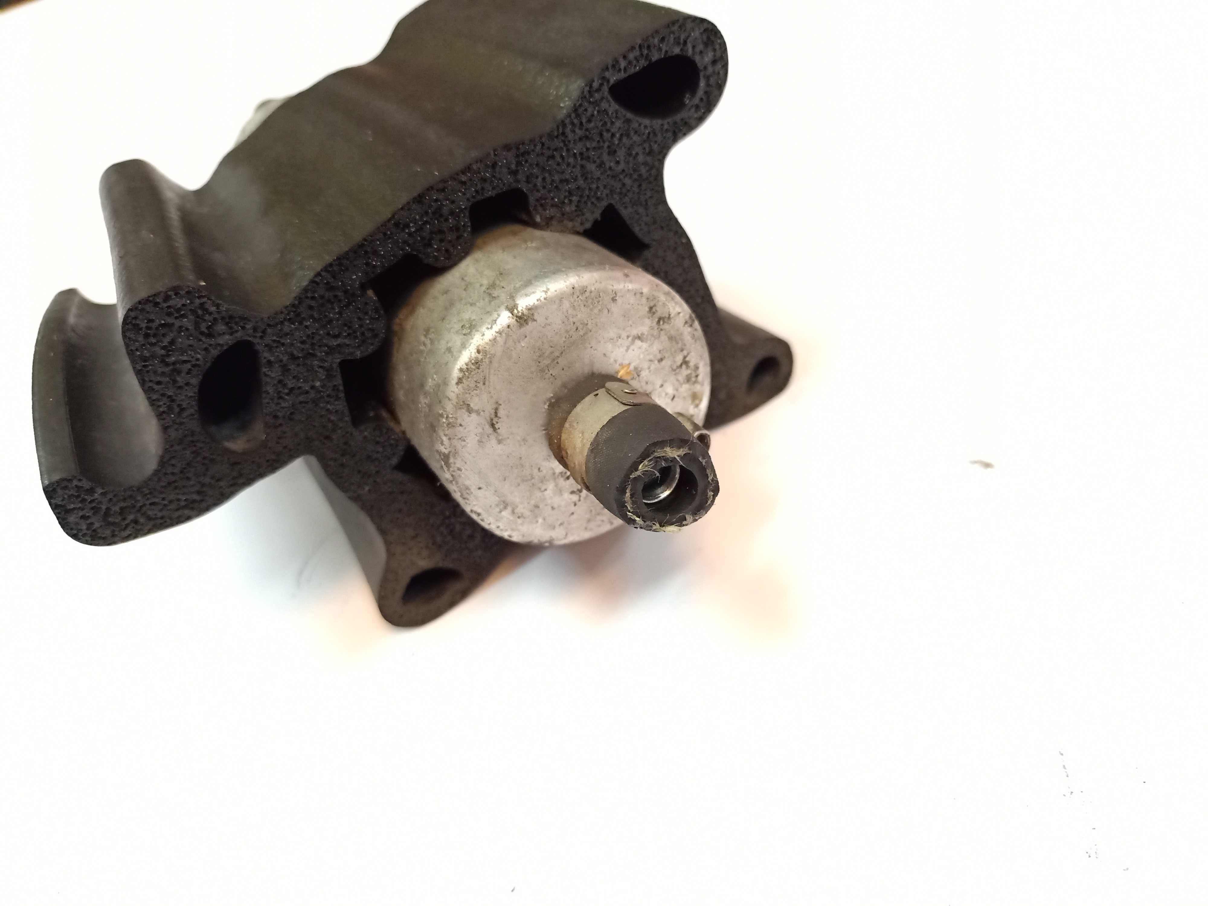 BMW E38 E39 E46 E53 Pompa paliwa 2.0D 3.0D 2 pin