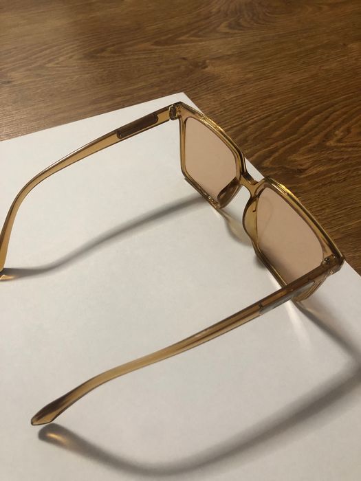 Brązowe okulary przeciwsłoneczne