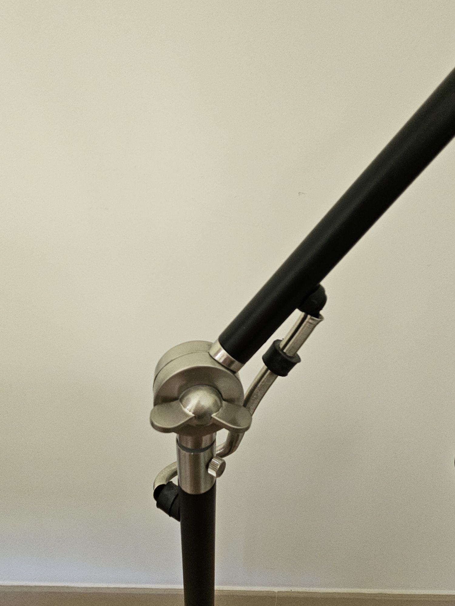 Lampa podłogowa Aröd z Ikea