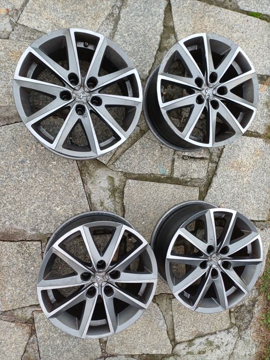 Felgi aluminiowe Fondmetal 16" 5x108 et35