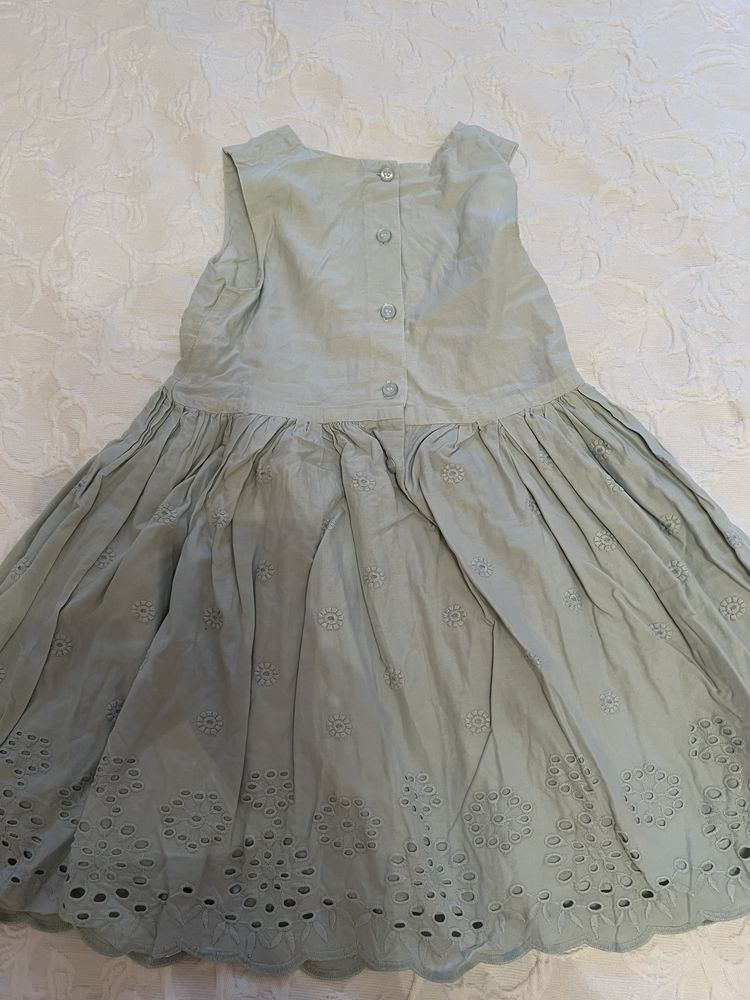 Красивое, нарядное платье, сарафан Lol прошва на 4-5 лет
