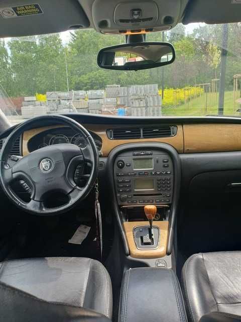 Wyjątkowy Jaguar X-Type 3.0 V6 AWD (Wersja Amerykańska) – Rocznik 2004