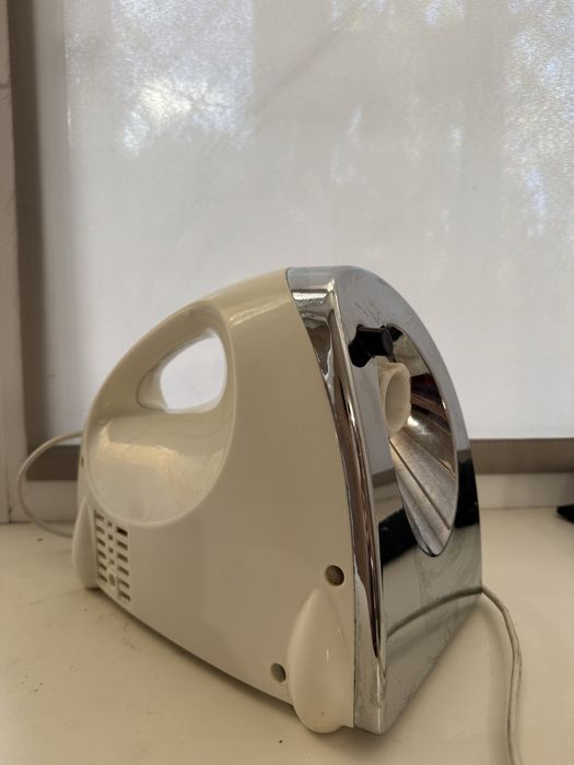 Продам працюючу мʼясорубку в відмінному стані без тубуса та ножів