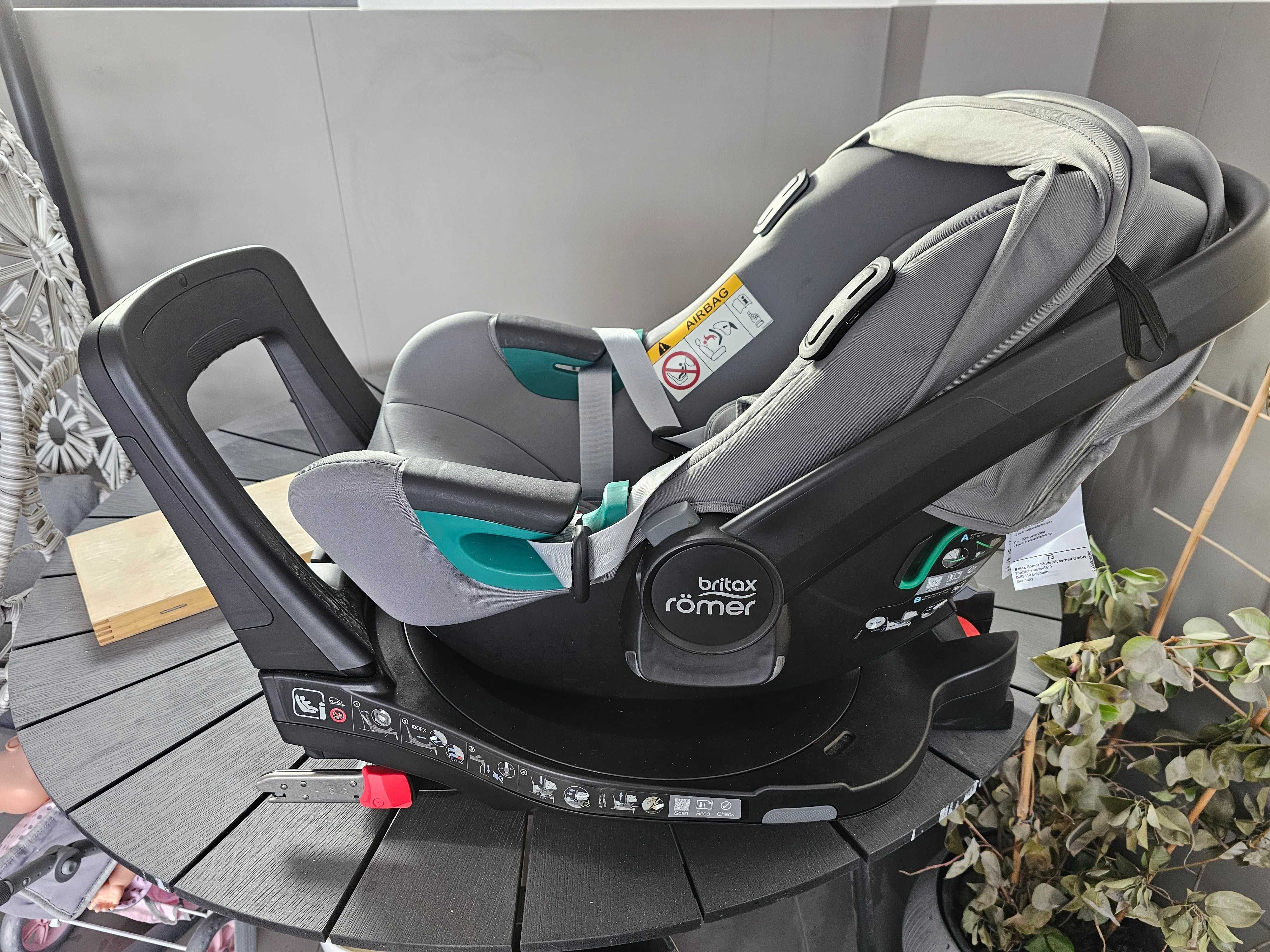 Fotelik nosidełko Britax Romer Baby-Safe iSENSE  3 i-size plus baza