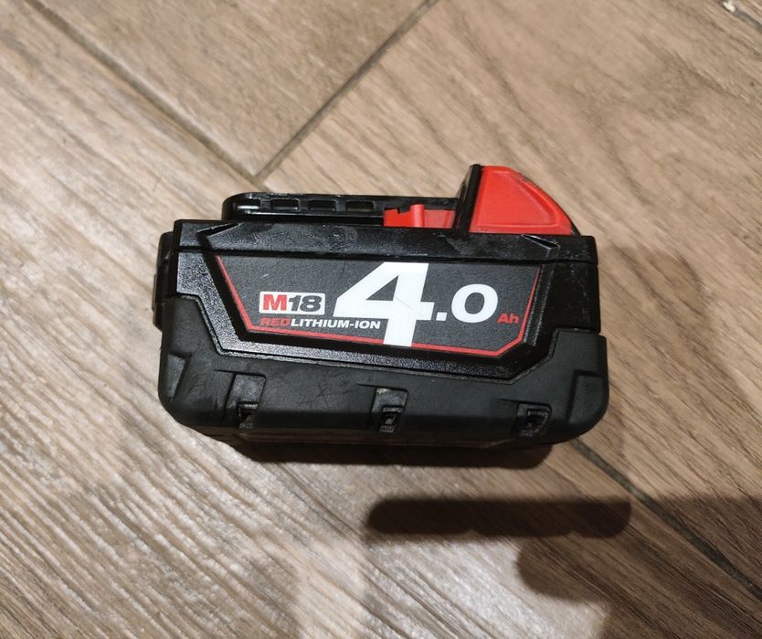 Milwaukee symulator bateria