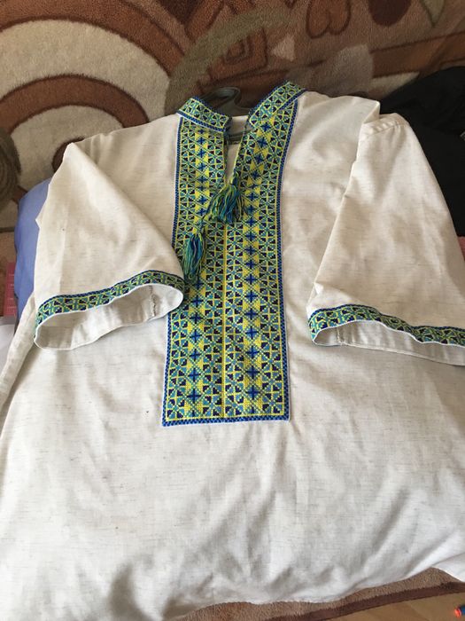 Вишиванки на юнака