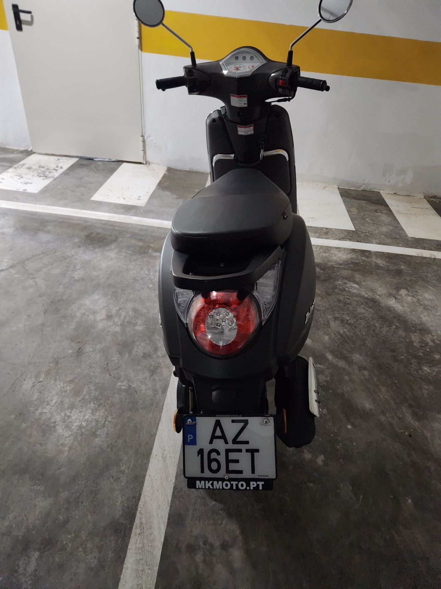 Scooter Keeway motor 125 só 1.000 km ano 2023 Aceito retoma por carro