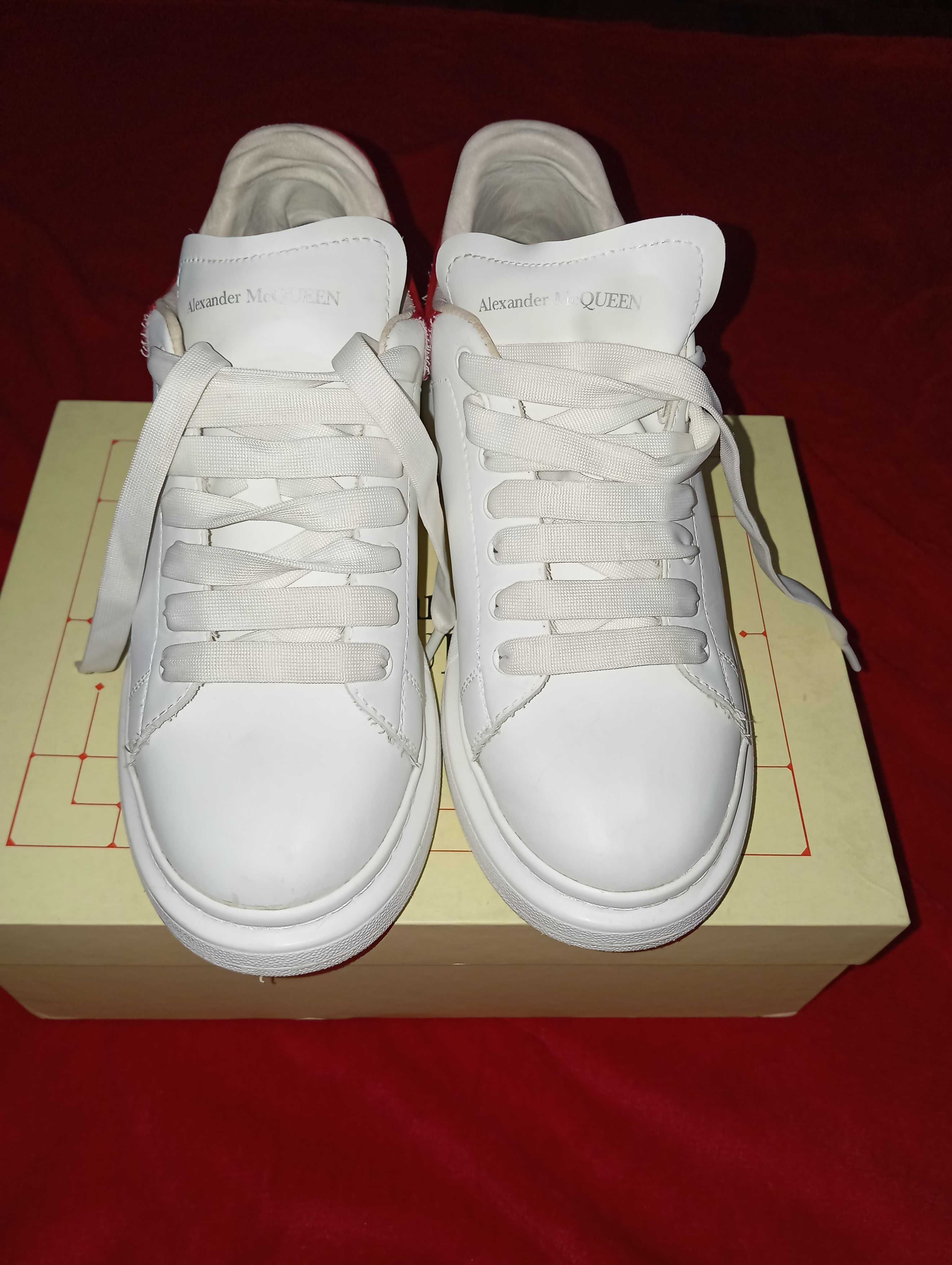Tênis Alexander McQueen semi-novo