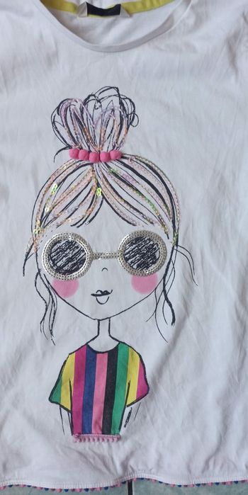 T-shirt dziewczęcy lalka w koku.