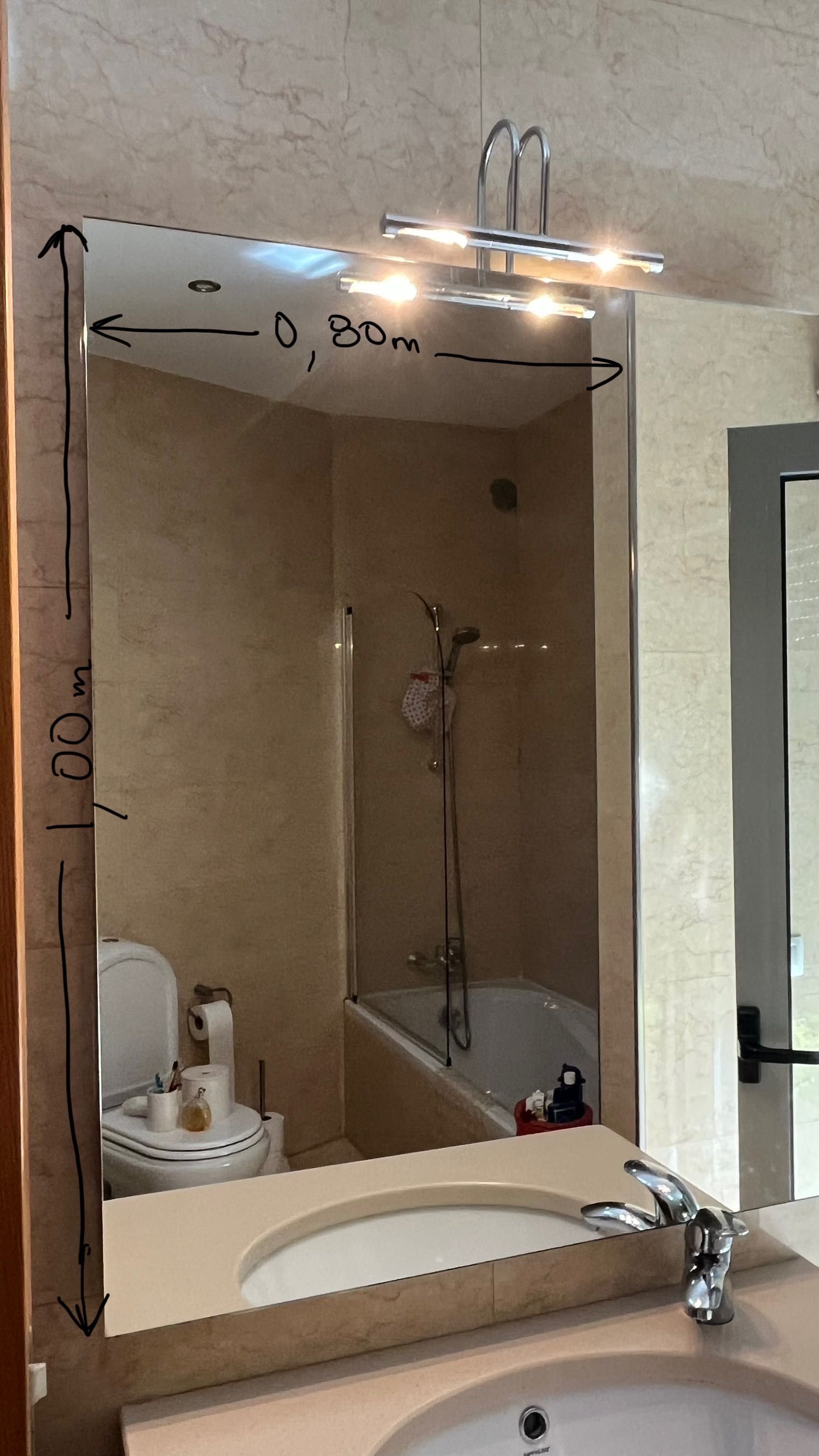 Espelho casa de banho com foco - como novo