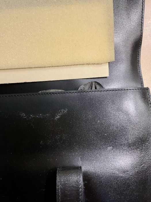 Pasta Montblanc em preto de pele e metal