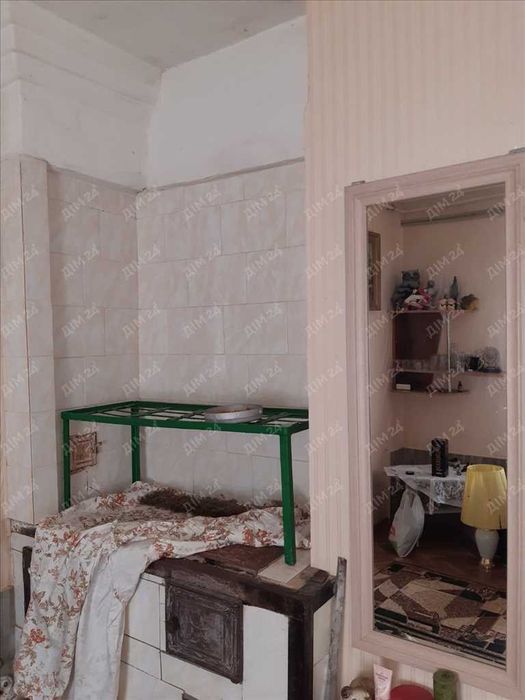 Будинок на два входи. Заходь та живи!