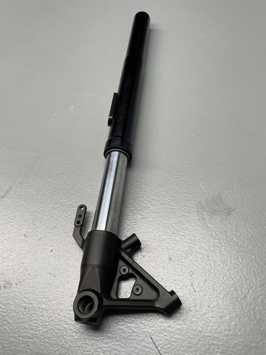 Laga lewa amortyzator Triumph Tiger Sport 1050 ABS