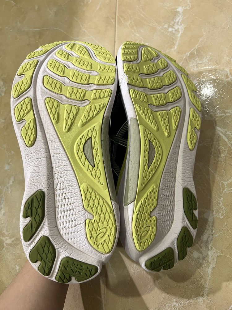 Кросівки для бігу чоловічі Asics Gel-Kayano 30
