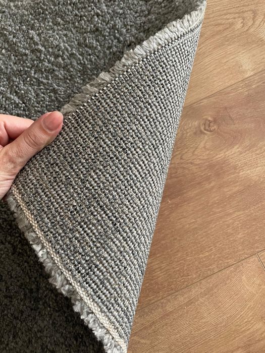 Carpete cinza 3m x 2m + tapete 1,5m x 0,80m como novos