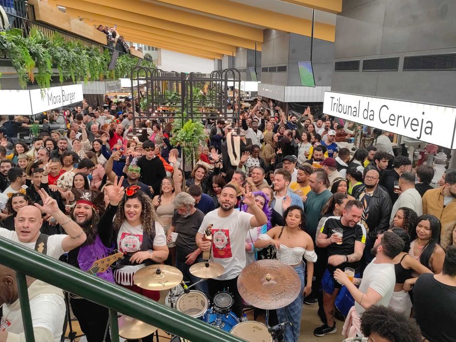 DJ Profissional para Festas - Inclui Equipamentos de Som e Luz