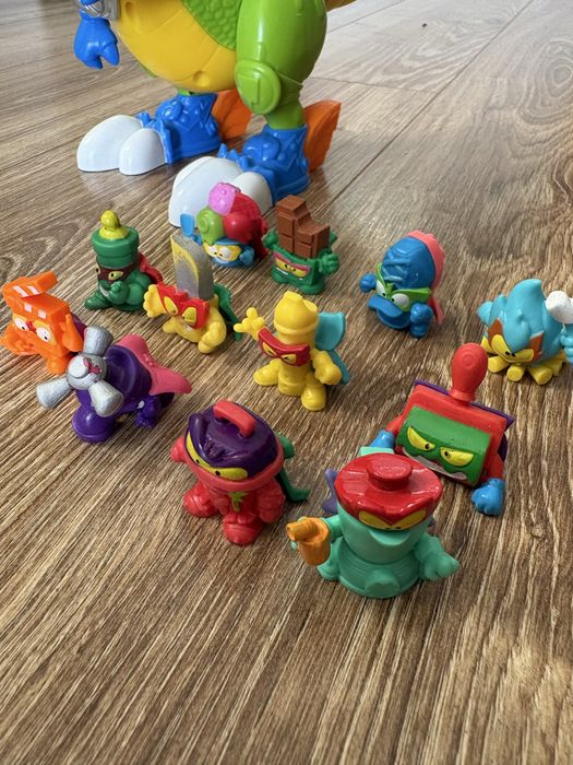 SuperThings dino + figurki zestaw