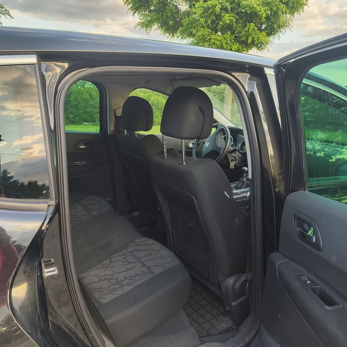 Peugeot 3008 z 2010 roku