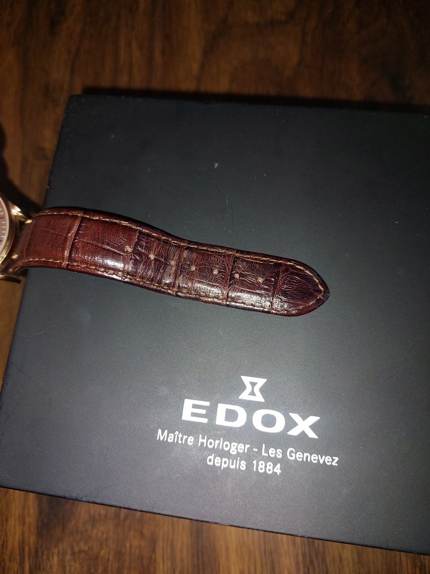 Продам стильные часы Edox