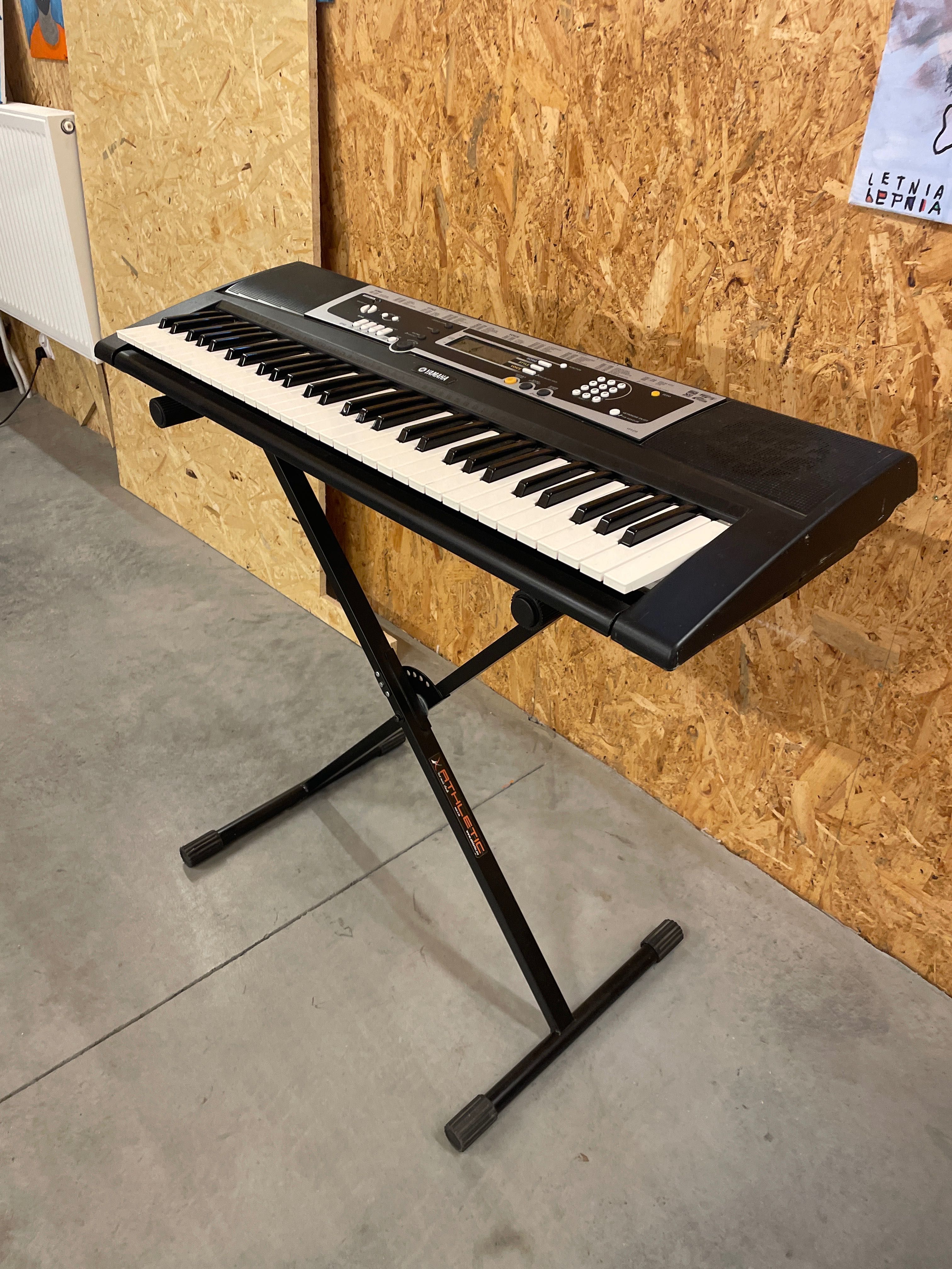 Keyboard yamaha ypt-210