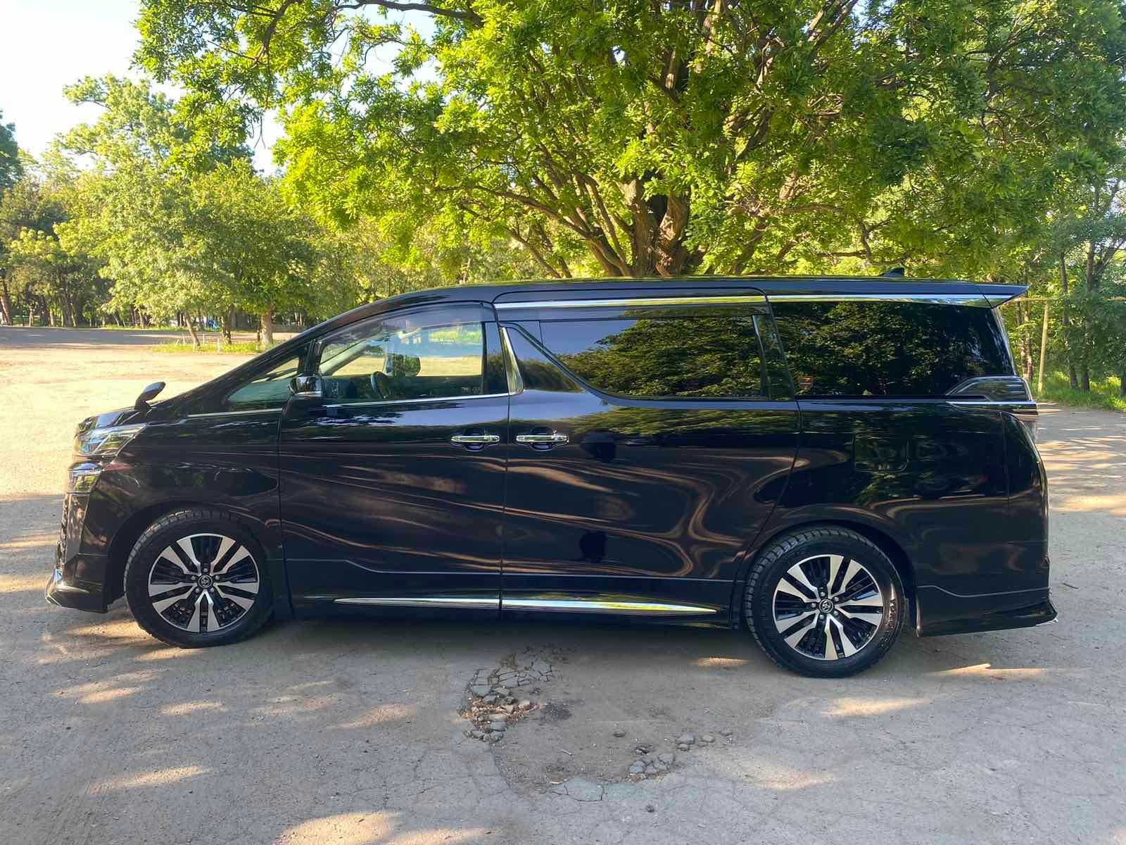 Toyota Vellfire 2018года