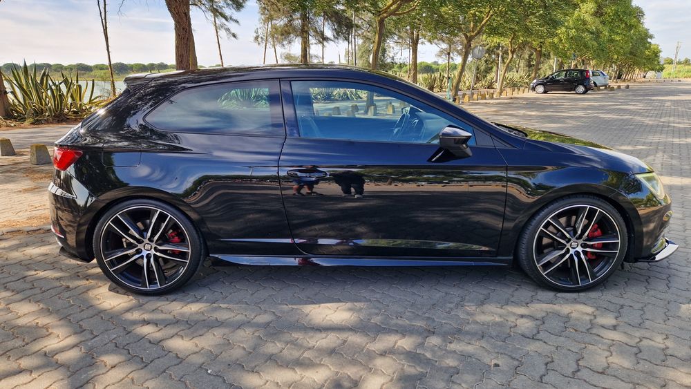 cupra versão 300 performance 2.0 TFSI cx DSG 418cv Seat Leon 100% bom