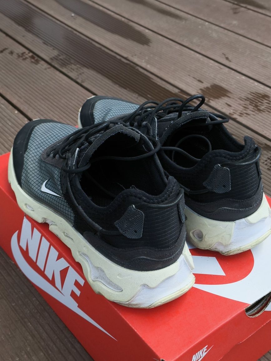 Nike React Live // 44,5 Eur // 28,5 cm // 10,5 us