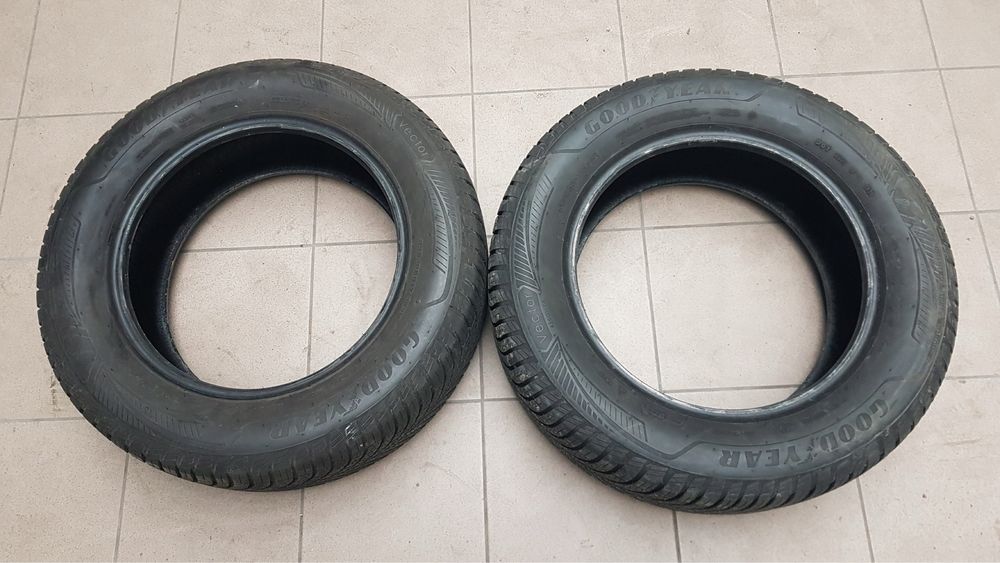2 x Goodyear VECTOR 4SEASONS 235/60/17 102 H