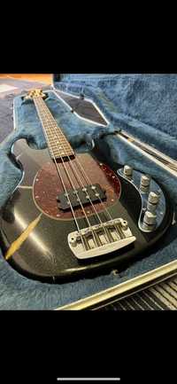 Music Man Stingray 4H 2000 - Black Sparkle with case
Used- very good