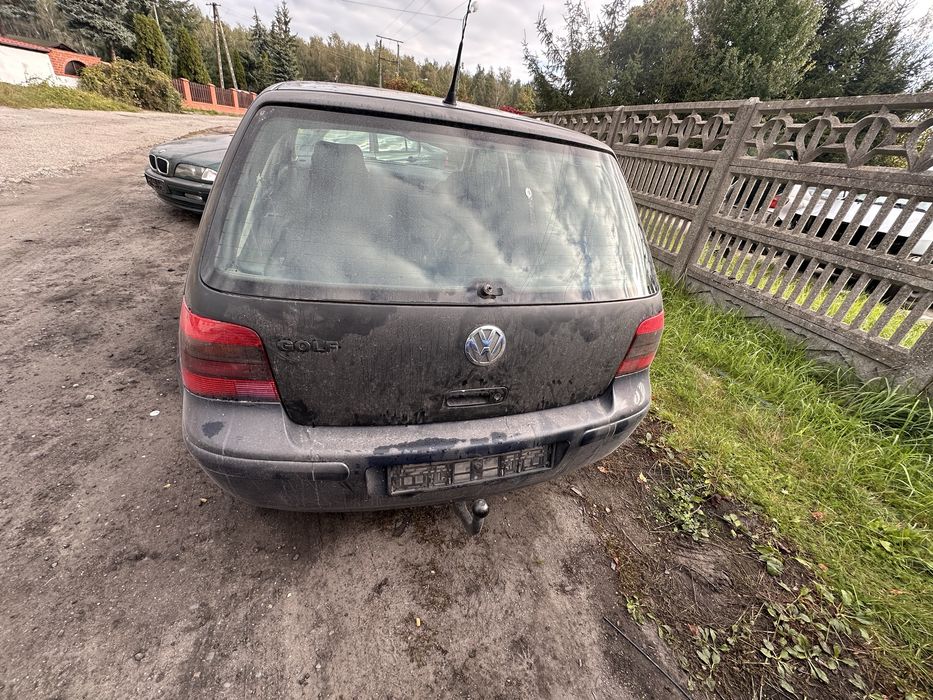 Części Golf IV 99r 1.6SR Silnik Skrzynia Maska Lampa Drzwi Klapa