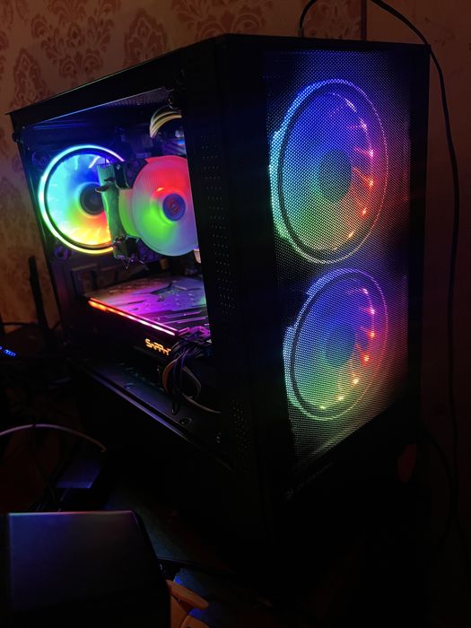 Amd 3700x/ RX 5700XT/ SSD m2 500/ DDR 4 32gb