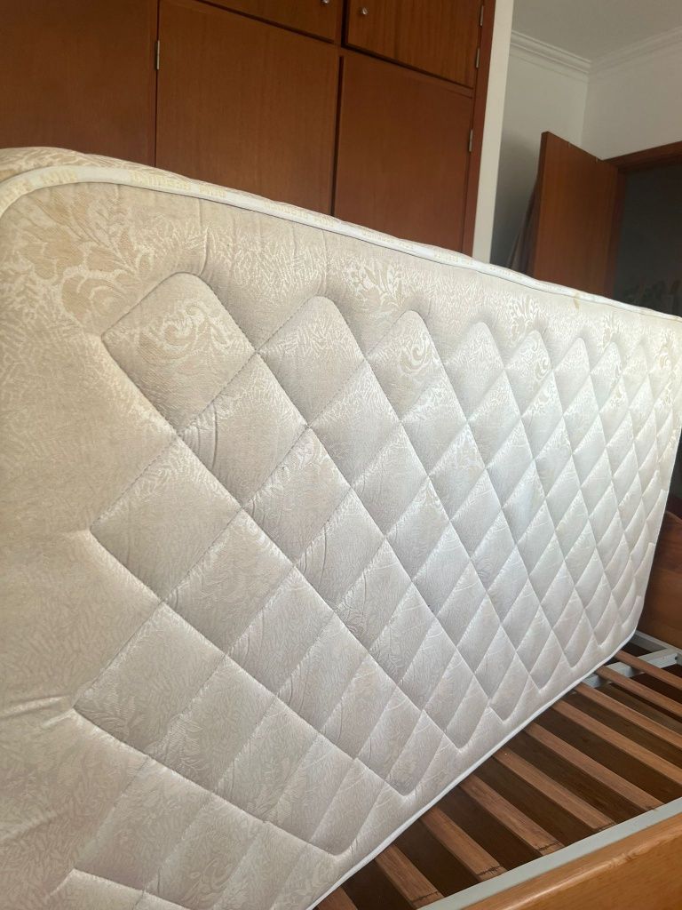 Cama completa de solteiro