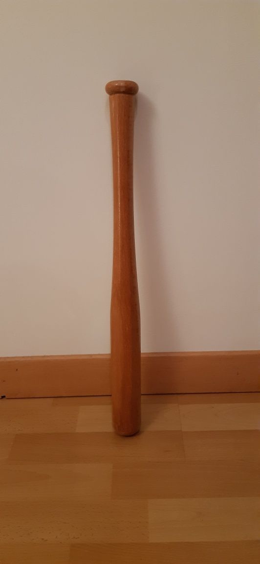 Kij do baseball drewniany NOWY
54cm długość 
Odbiór na Ochocie