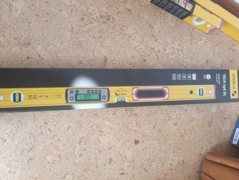Poziomica elektroniczna 81cm IP67 Tech 196DL STABILA