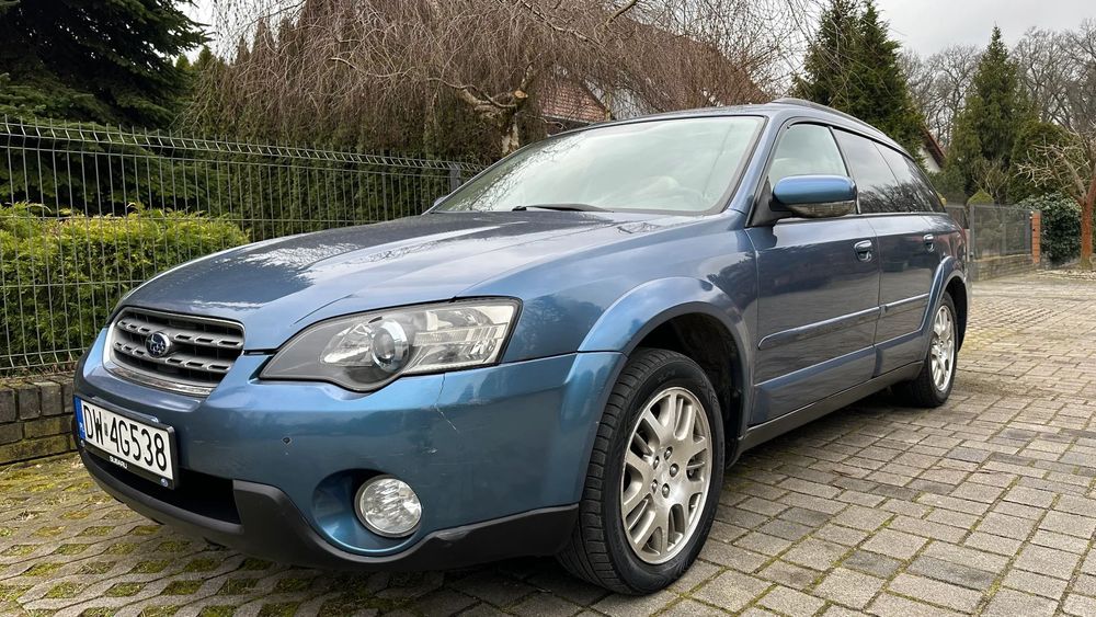 Subaru Outback monitor w zagłówku instalacja LPG