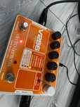 Vocoder harmonix v 256 modulator głosu z mikrofonem