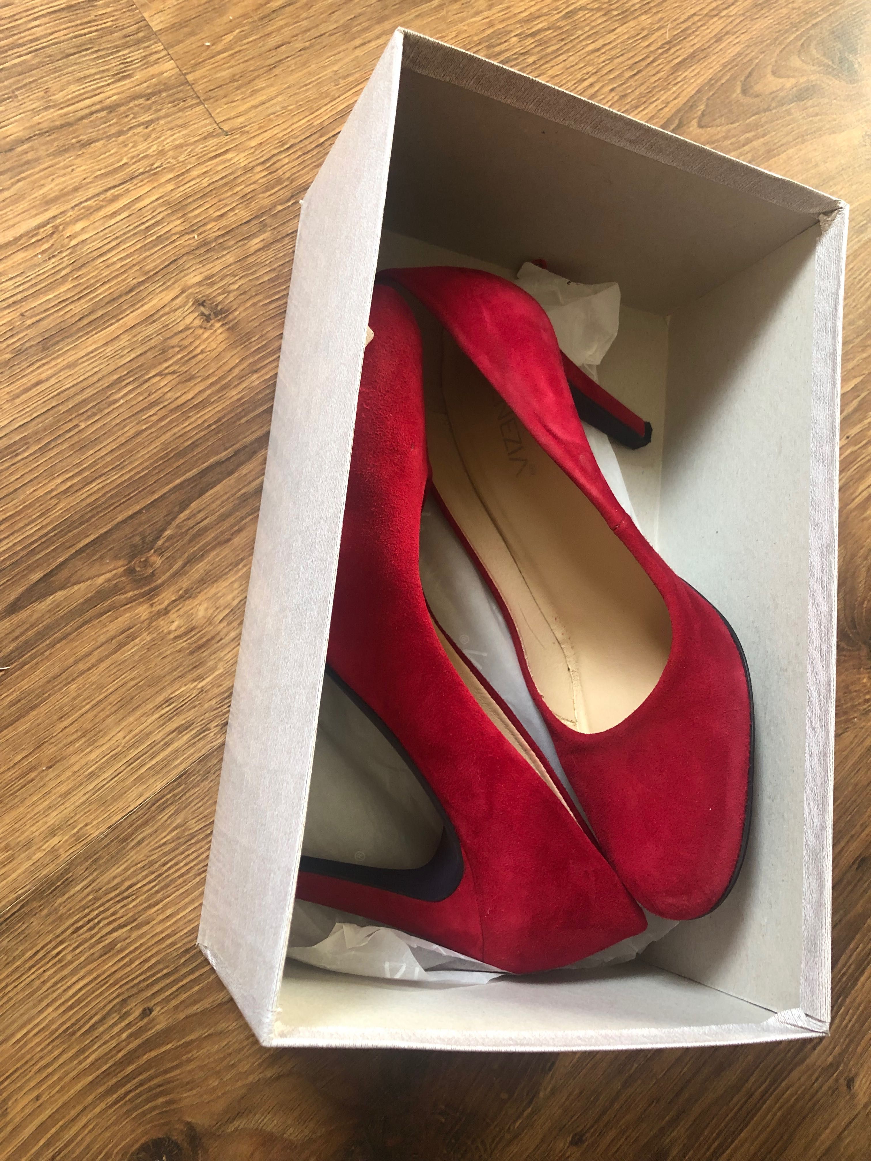 Buty szpilki czerwone Venecja