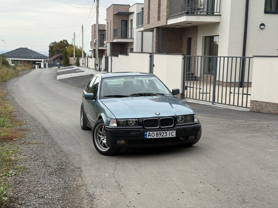 Продам BMW e36 320i