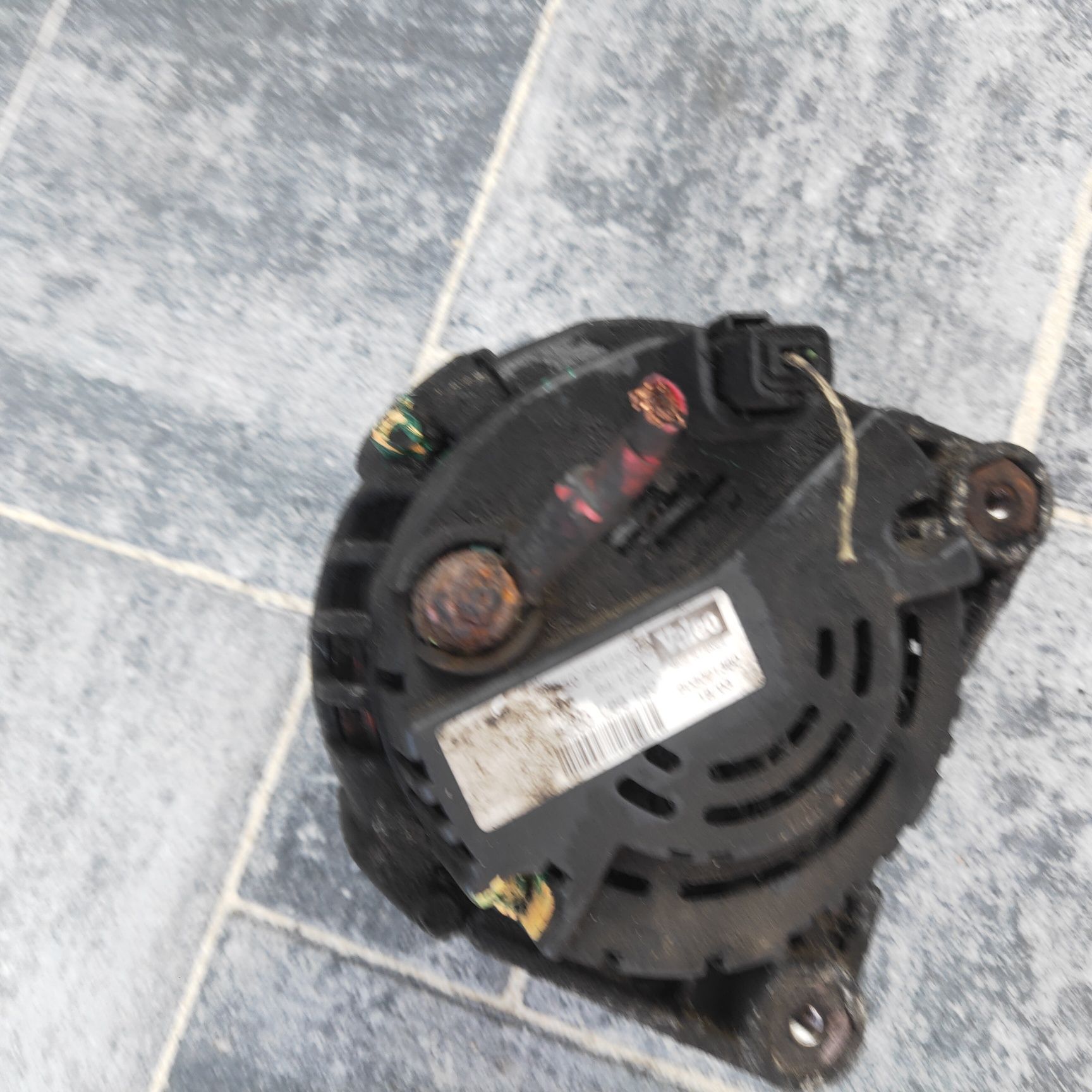 Alternator silnika opel Vivaro Trafic 1,9 Diesel Valeo