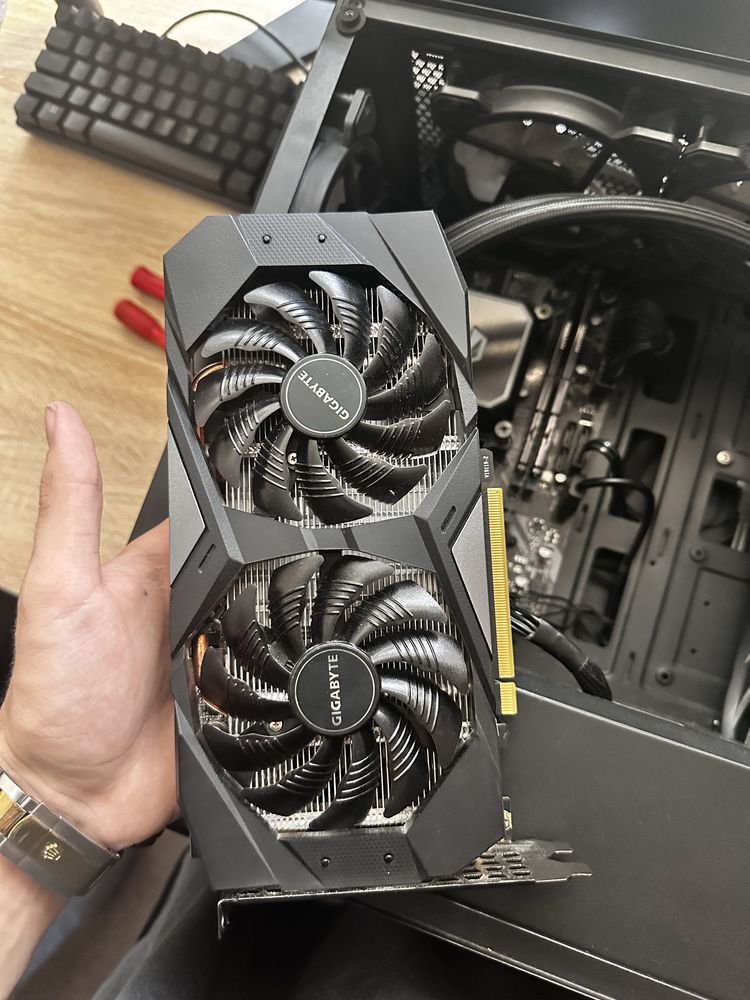 Karta graficzna Gigabyte GeForce RTX 2060 OC 6GB , zadbana