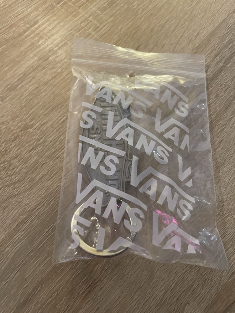 Брелок Vans оригинал