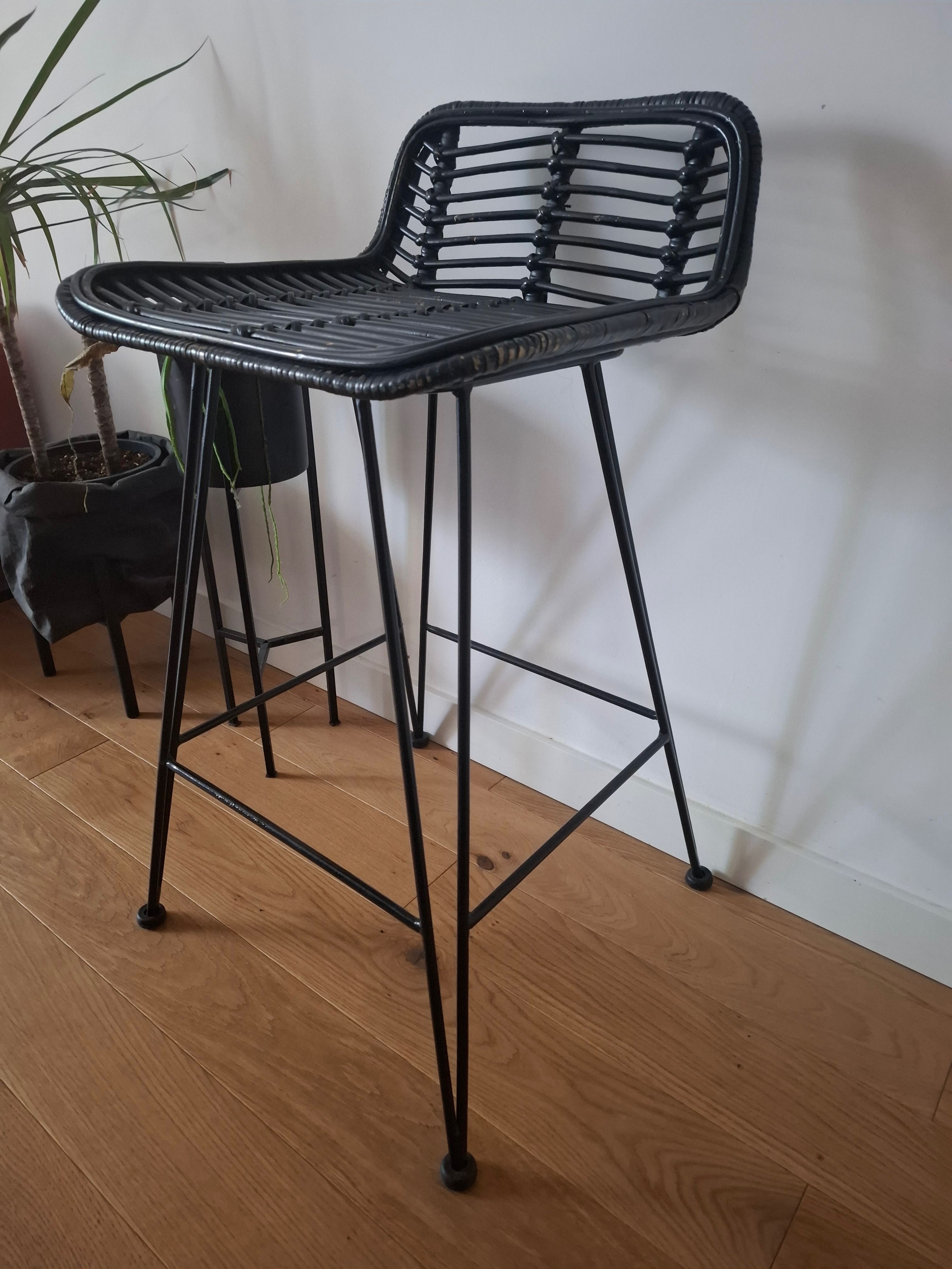 Komplet stołków barowych rattanowych