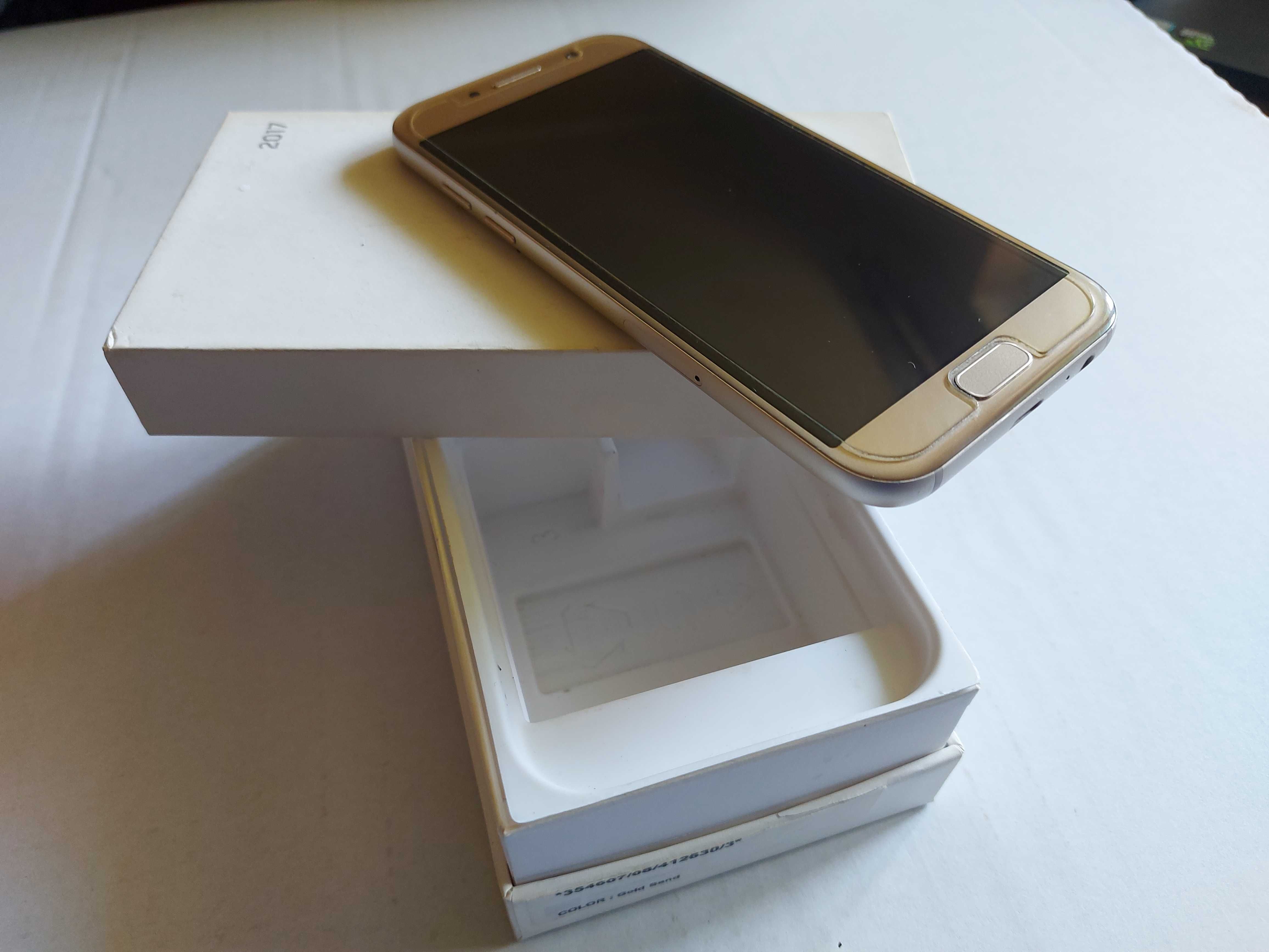 Samsung A5, 2017 złoty. bdb stan.