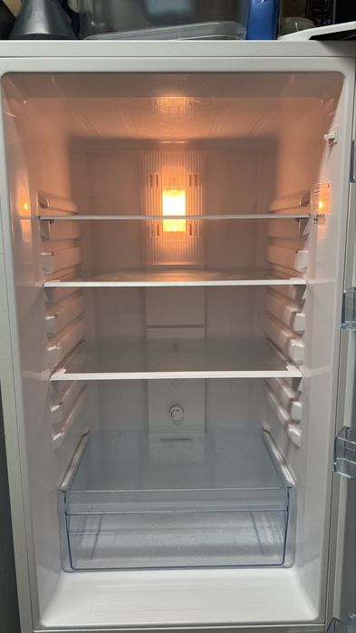 Frigorífico Combinado Daewoo RN-331NPW – Muito Bom Estado!