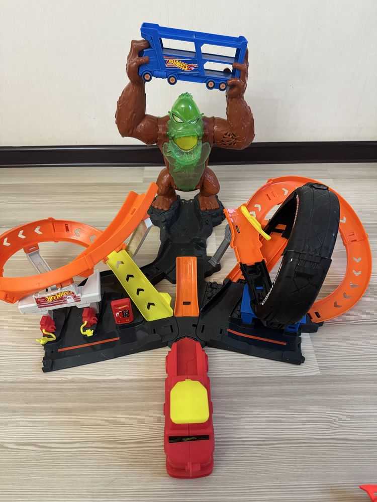 Трек,ігровий набірHot Wheels Toxic Gorilla Slam