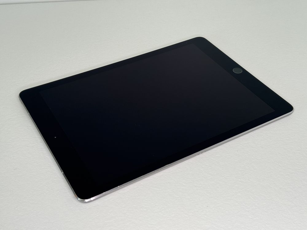 iPad Pro 9.7 (A1674) - 32GB - Cellular (LTE) - faktura VAT 23%