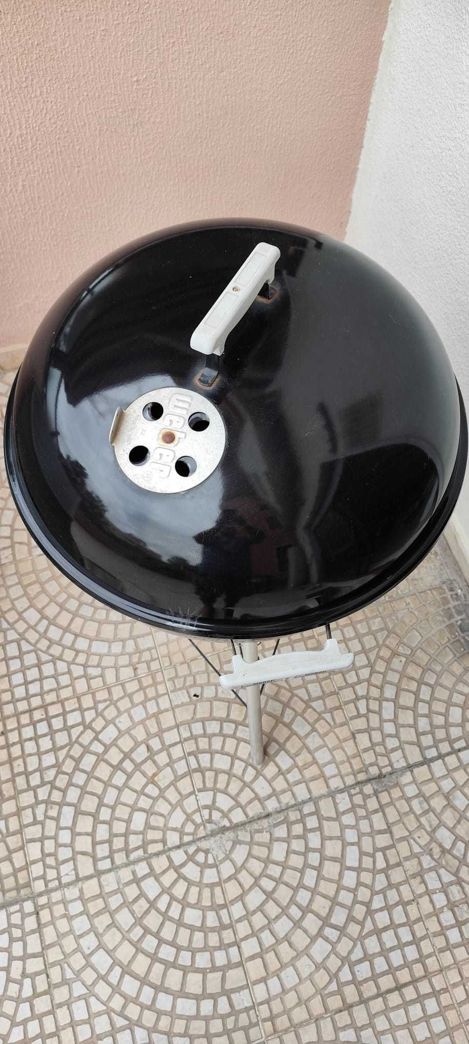 Grelhador a carvão