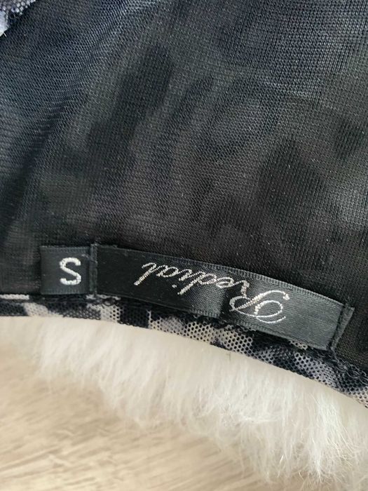 Sukienka panterka czarna dopasowana