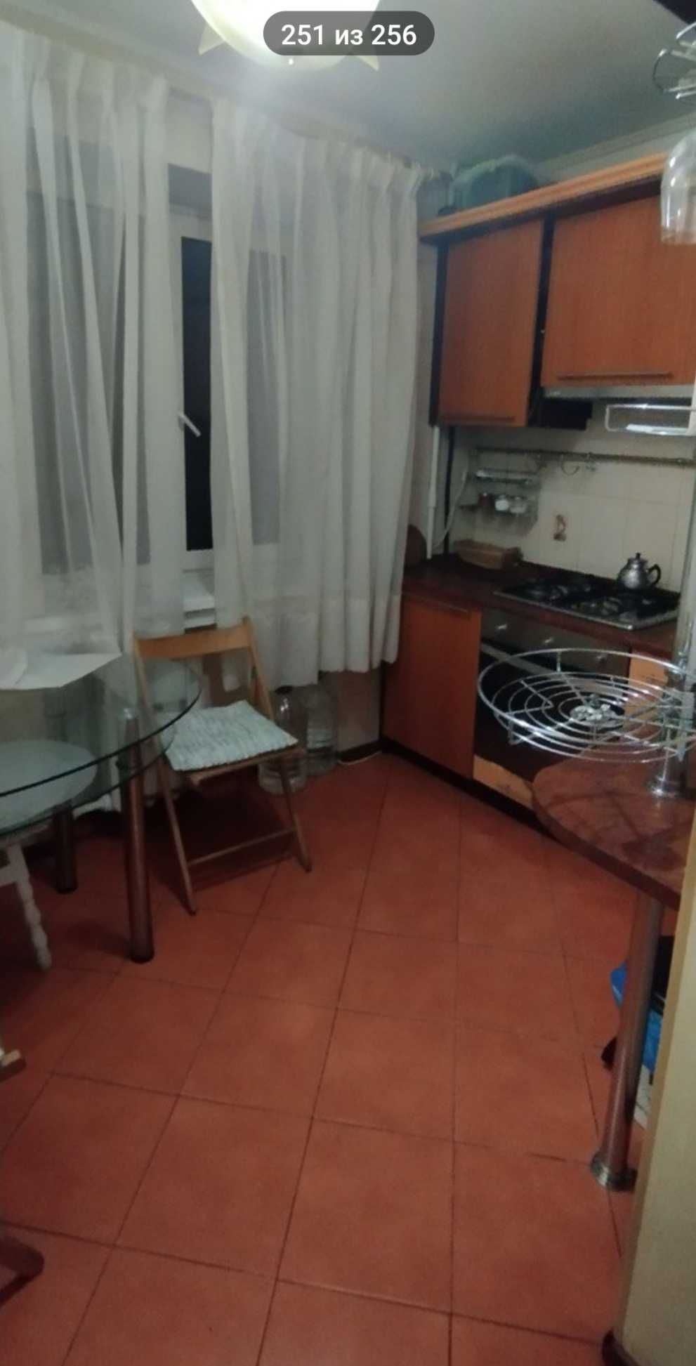 3к.квартира, Проспект Науки 24,Метро Демеевская 10 мин.пешком.61кв.м.