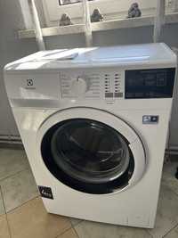 Pralka Electrolux PerfectCare 600 4KG EW6S404WP